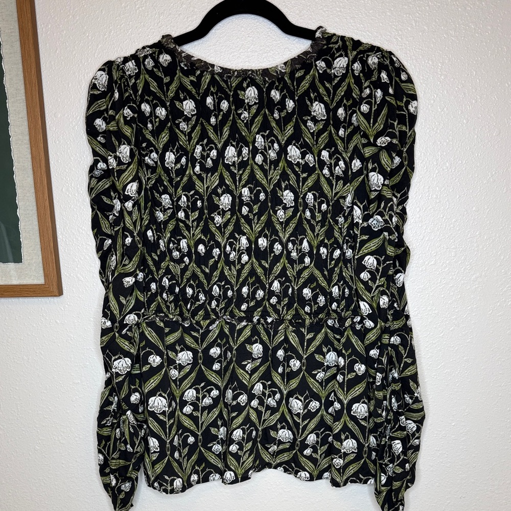 Anthropologie Ruched Sleeve V-neck Black and Green Floral Blouse Fall - XL - Picture 11 of 13
